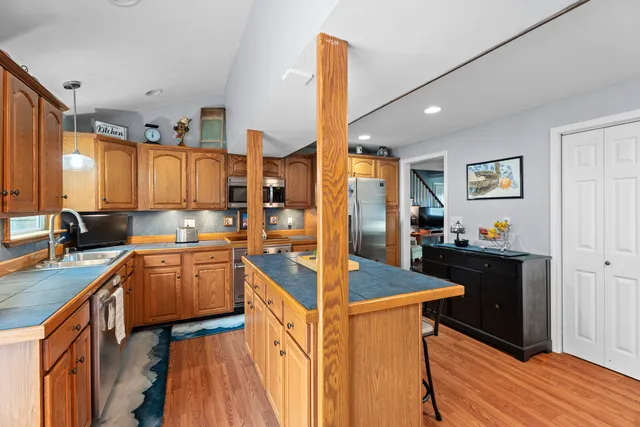 $374,900 | 101 Pool Road, North Haven, CT 06473