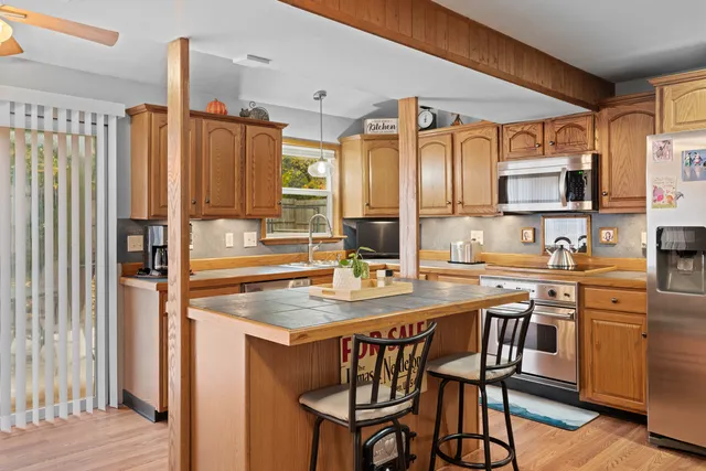 $374,900 | 101 Pool Road, North Haven, CT 06473