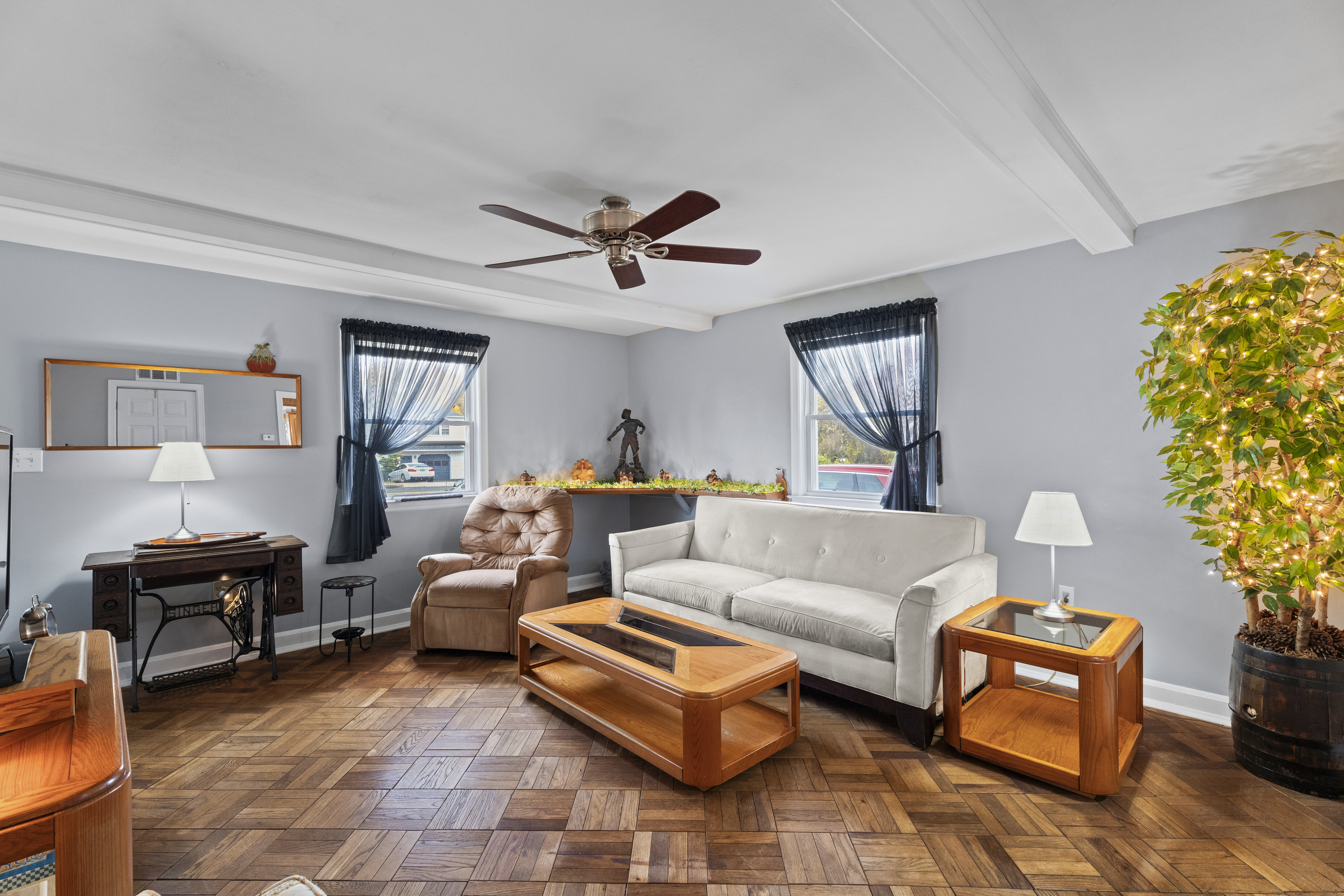 101 Pool Road North Haven, CT 06473 - Photo 8 of 23 a living room with furniture and a potted plant