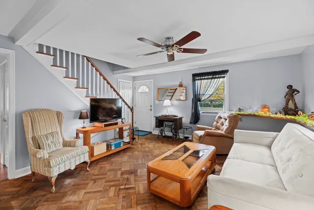 $374,900 | 101 Pool Road, North Haven, CT 06473