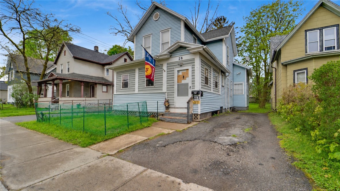 28 Myrtle Street Rochester, NY 14606 - Photo 2 of 12
