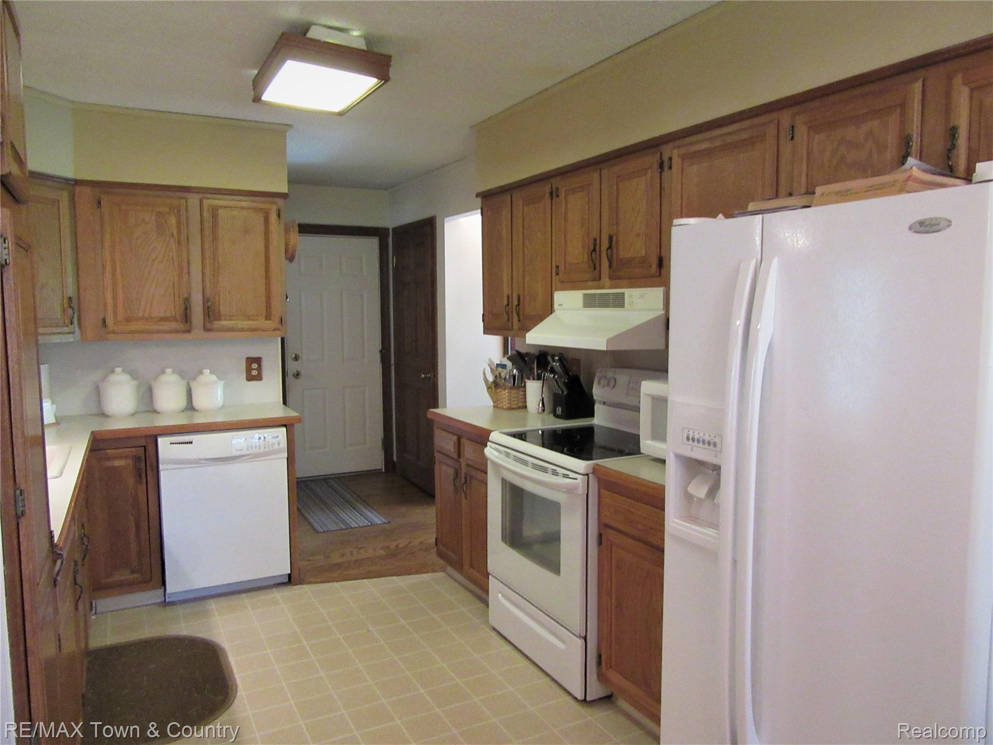 1021 Stonehenge Road Flint, MI 48532 - Photo 8 of 30 stone kit 4.jpg