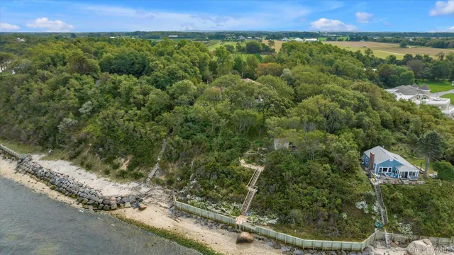 a view of a lush green field
