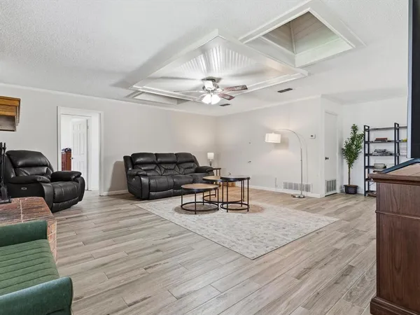 $499,900 | 408 Canyon Trail Road, Weatherford, TX 76087