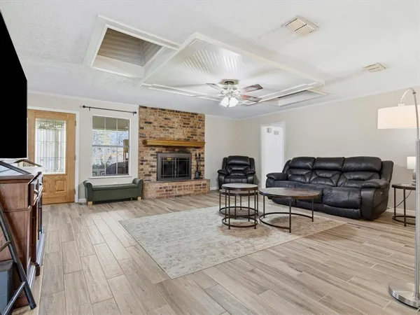 $499,900 | 408 Canyon Trail Road, Weatherford, TX 76087