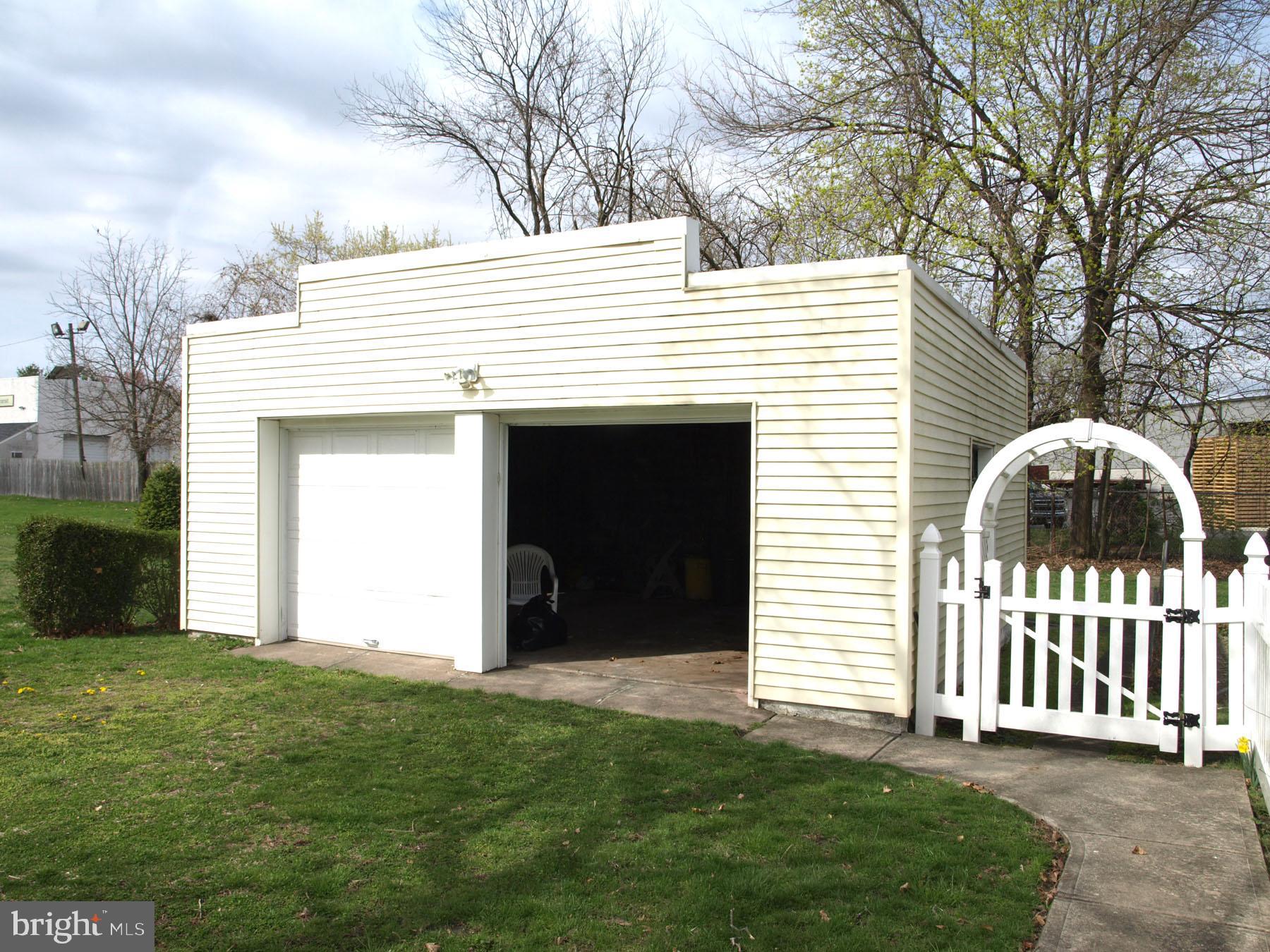 147 Klockner Road Hamilton, NJ 08619 - Photo 15 of 15 Garage