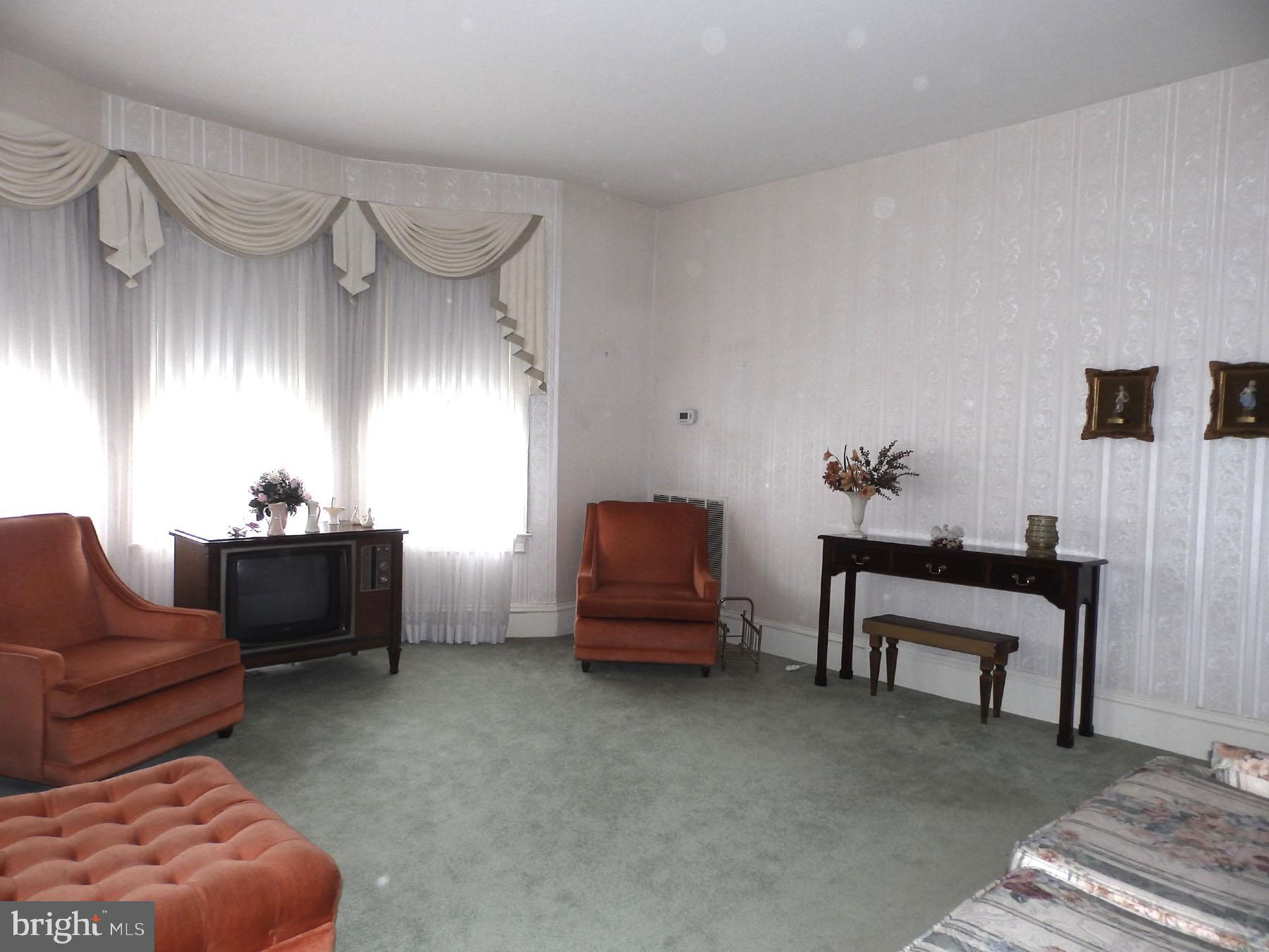 147 Klockner Road Hamilton, NJ 08619 - Photo 6 of 15 Living Room