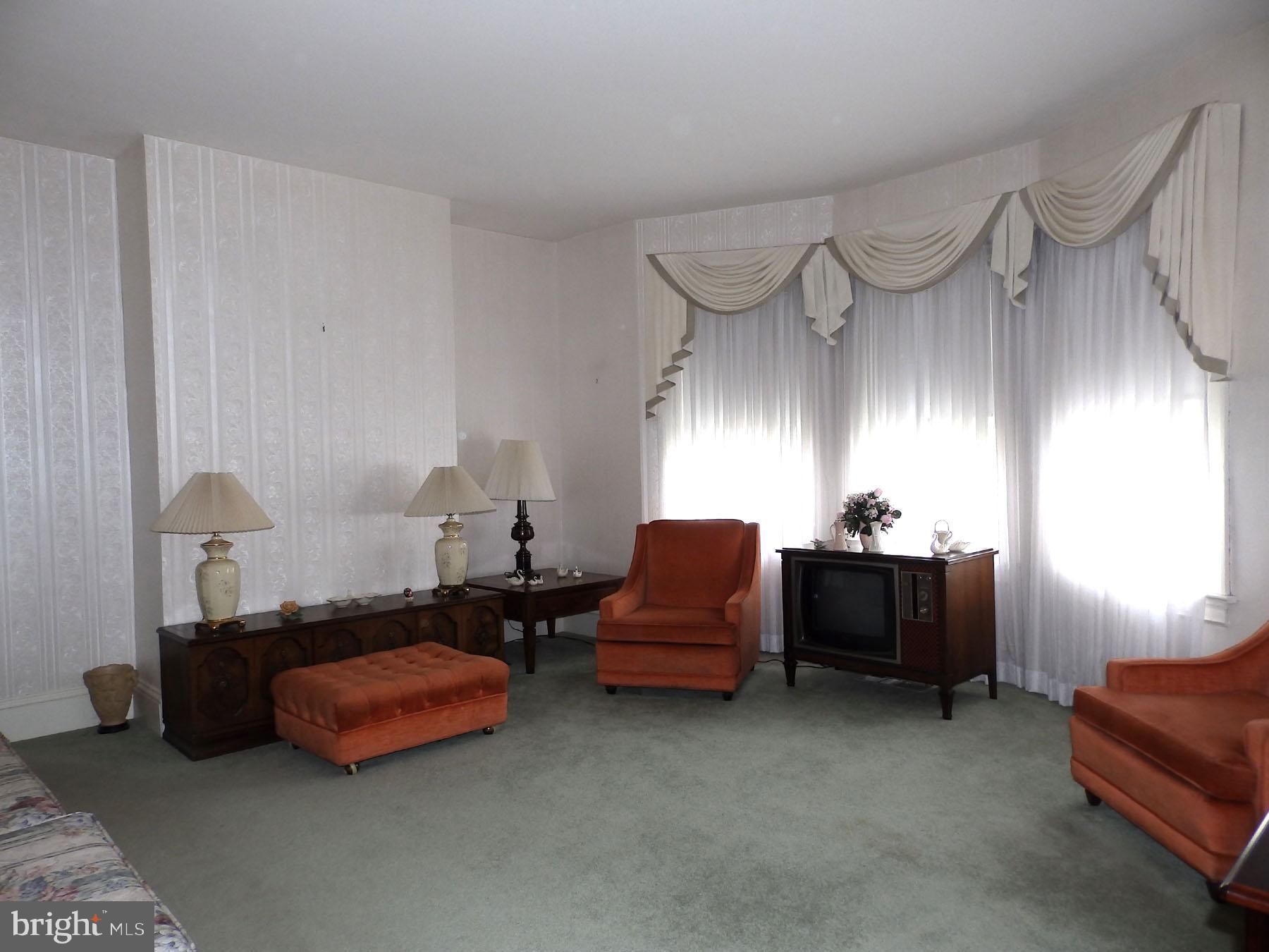 147 Klockner Road Hamilton, NJ 08619 - Photo 7 of 15 Living Room