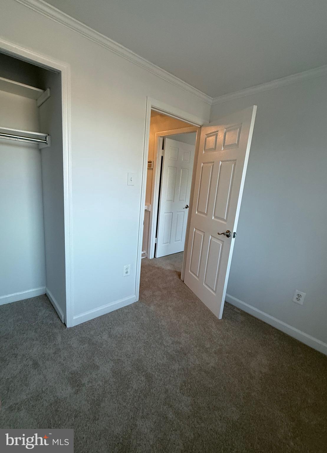 1055 Bulman Harbour Pasadena, MD 21122 - Photo 23 of 36 an empty room with windows