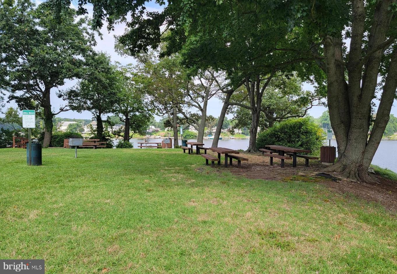 1055 Bulman Harbour Pasadena, MD 21122 - Photo 33 of 36 a view of a park with large trees