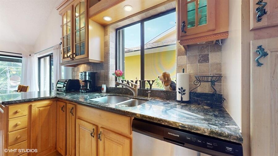 128 Cape Pointe Circle Jupiter, FL 33477 - Photo 14 of 42 14_128CAPEPOINTECIRCLE_2014_LowRes