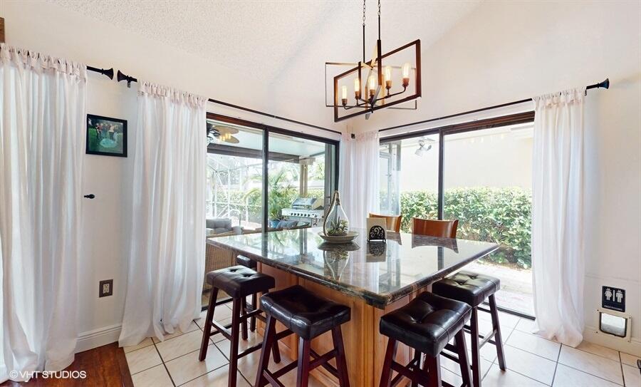 128 Cape Pointe Circle Jupiter, FL 33477 - Photo 10 of 42 10_128CAPEPOINTECIRCLE_2010_LowRes