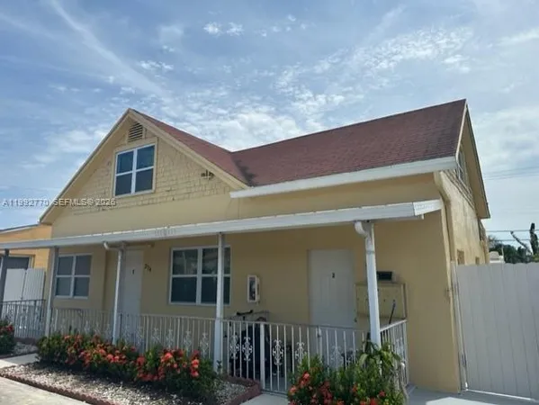 $1,650 | 274 East 9th Street, Unit 4, Hialeah, FL 33010