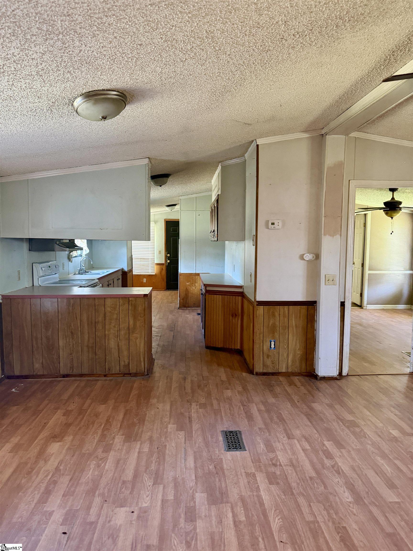 5990 Highway 14 Gray Court, SC 29645 - Photo 11 of 14