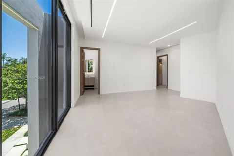 $8,950,000 | 900 Northeast 75th Street, Miami, FL 33138