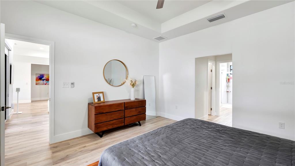 306 East Clay Avenue Brandon, FL 33510 - Photo 21 of 26 a living room with furniture