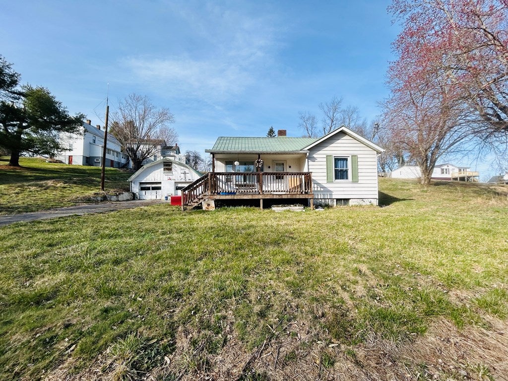 231 Grove Street Max Meadows, VA 24360 - Photo 2 of 19 Gallery Image 2