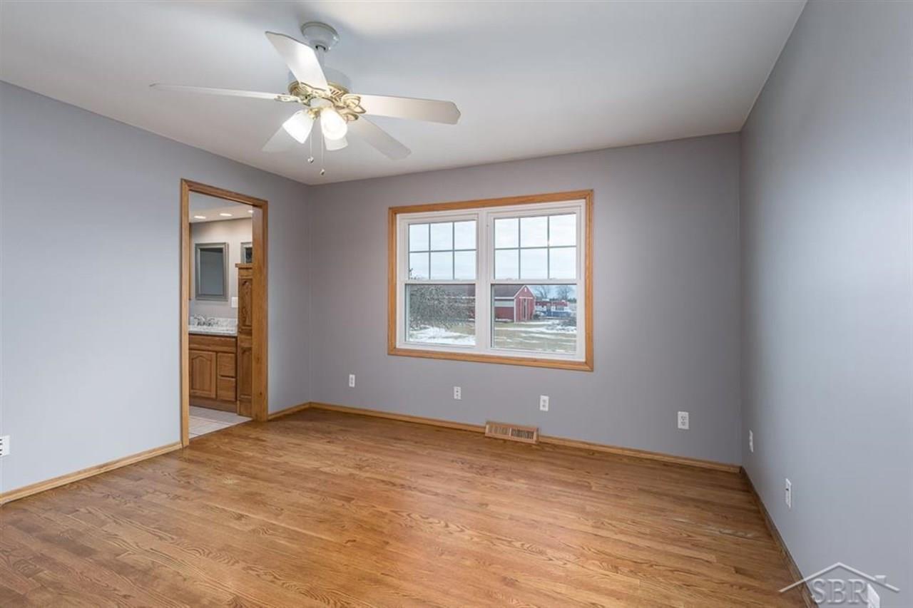 323 West Ridge Road Bay City, MI 48708 - Photo 10 of 33 50005539-9.JPG