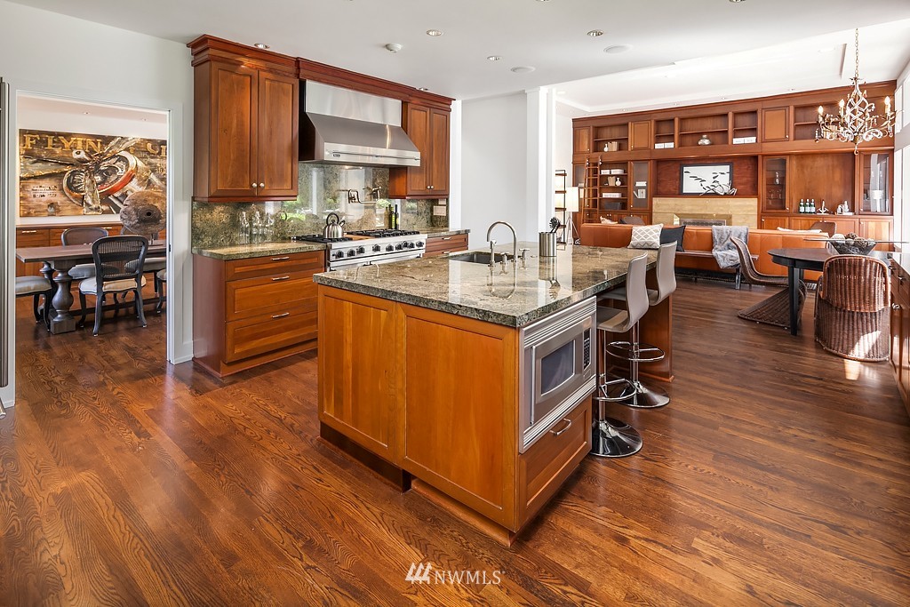 2607 Evergreen Point Road Medina, WA 98039 - Photo 8 of 23