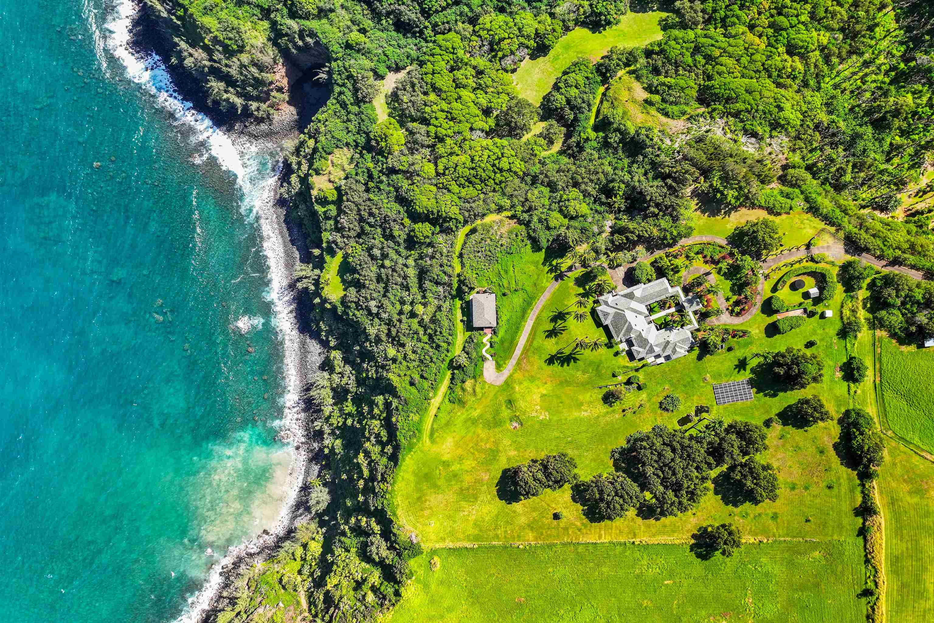 400 Mehana Road Haiku, HI 96708 - Photo 7 of 50 a view of a garden
