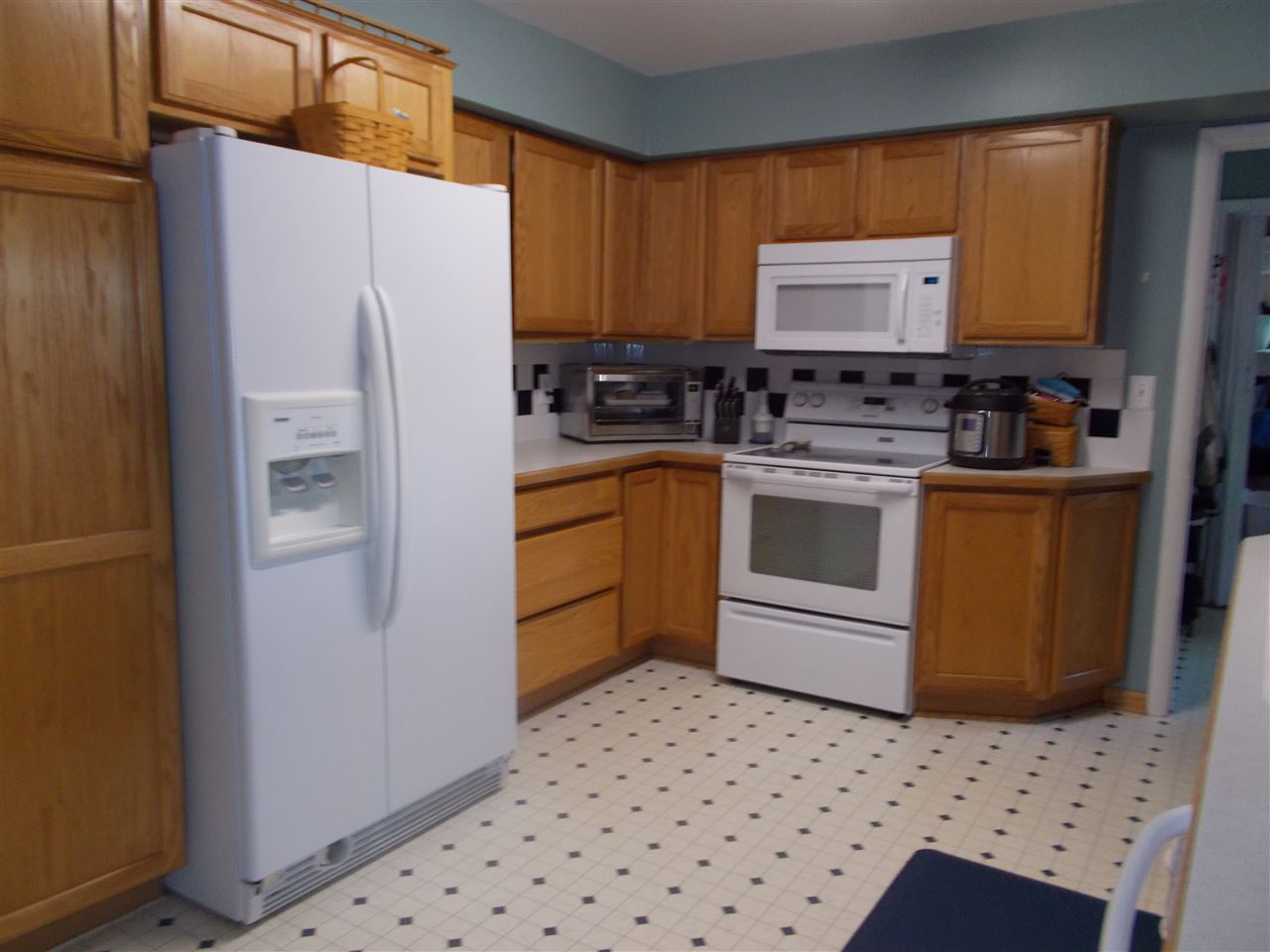 926 Springview Drive Flushing, MI 48433 - Photo 9 of 26 50013603-8.JPG