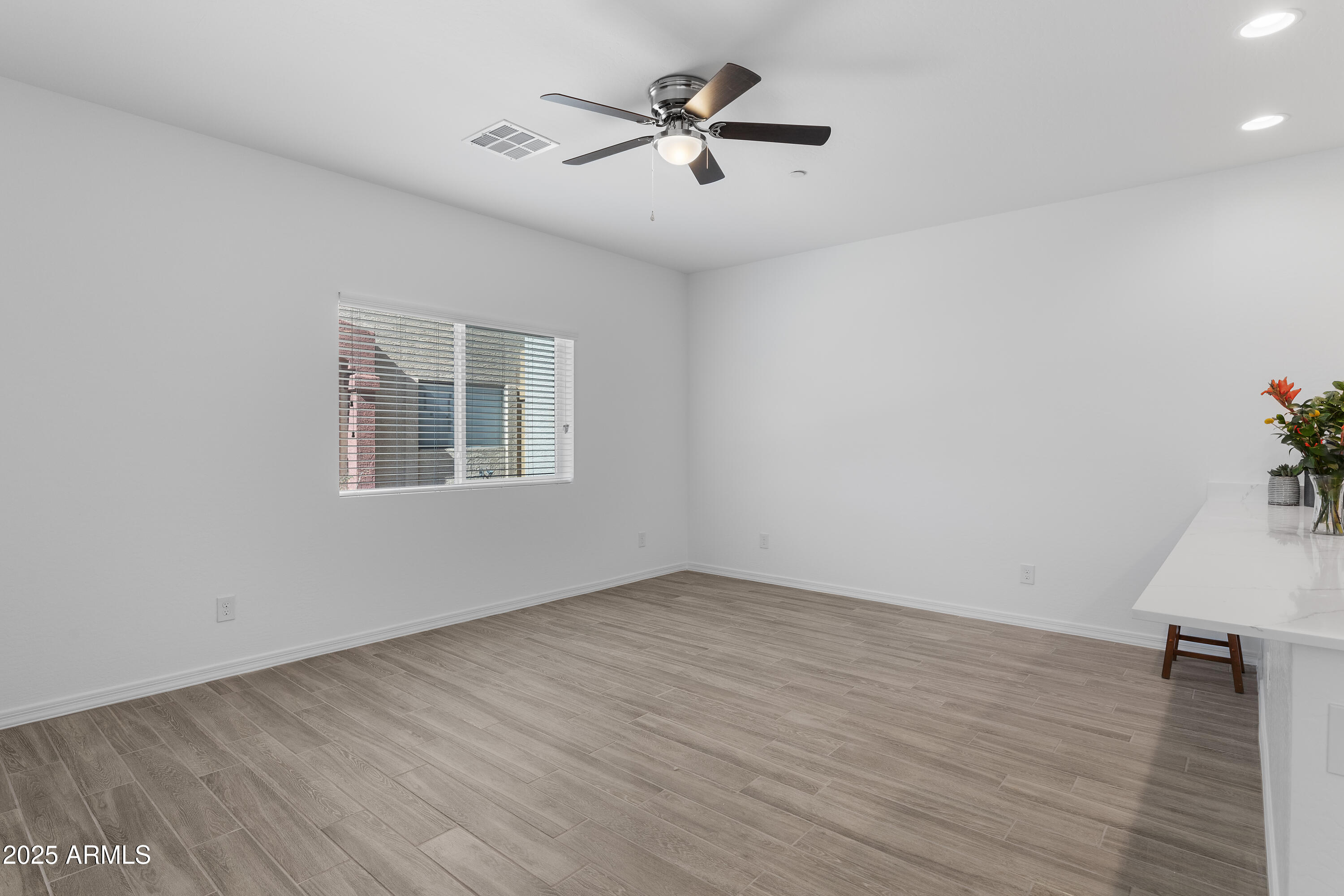 15636 North 29th Street, Unit 1 Phoenix, AZ 85032 - Photo 5 of 25 Open Living