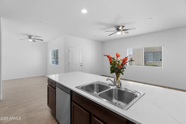 $2,450 | 15636 North 29th Street, Unit 1, Phoenix, AZ 85032