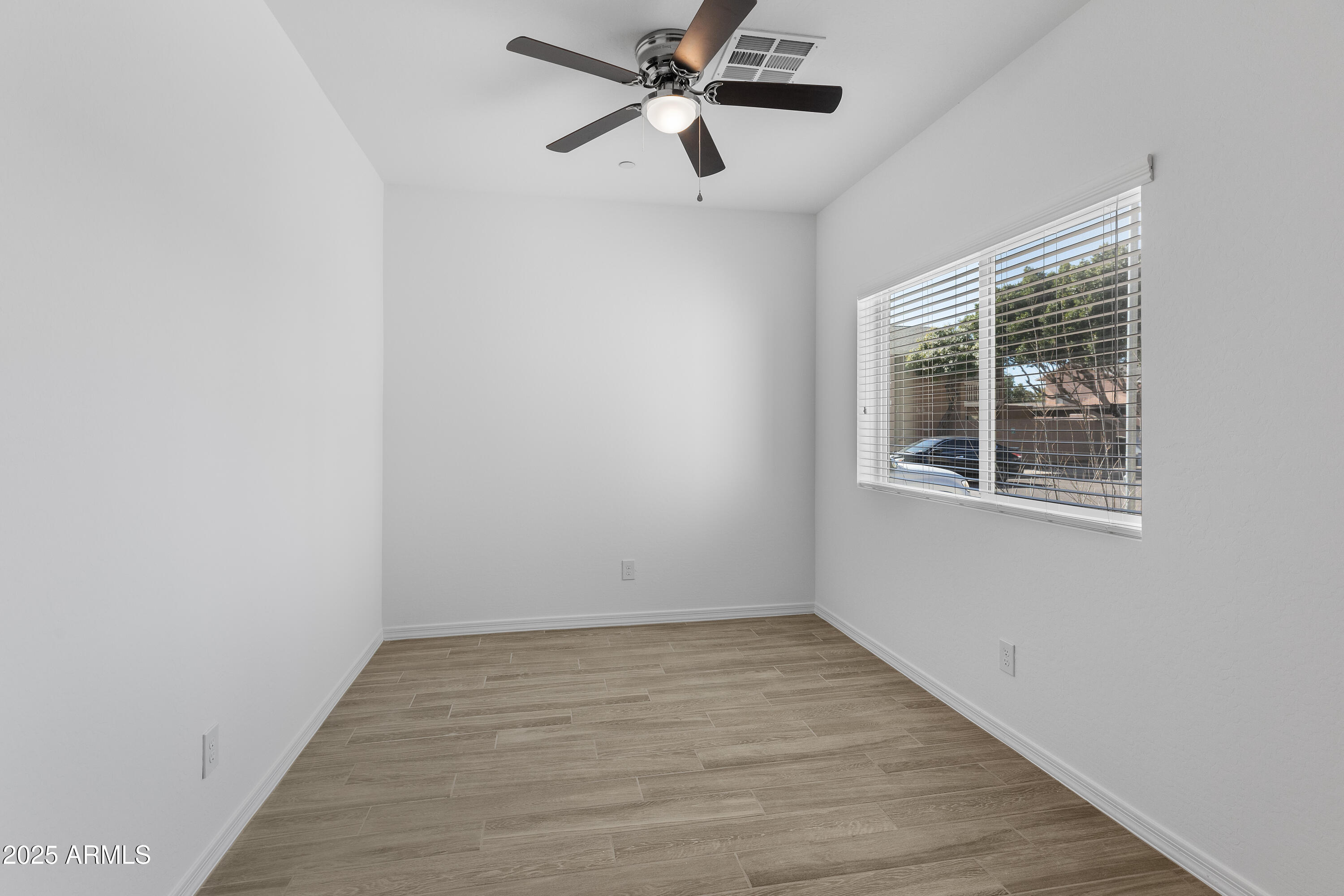 15636 North 29th Street, Unit 1 Phoenix, AZ 85032 - Photo 9 of 25 Dining