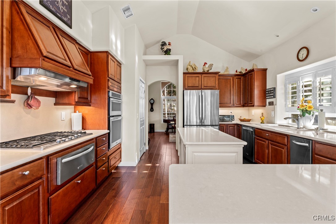 380 Pioneer Road Lake Arrowhead, CA 92352 - Photo 12 of 52