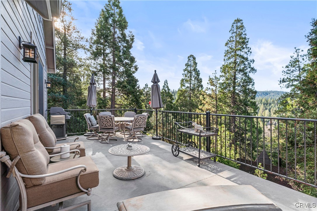 380 Pioneer Road Lake Arrowhead, CA 92352 - Photo 18 of 52