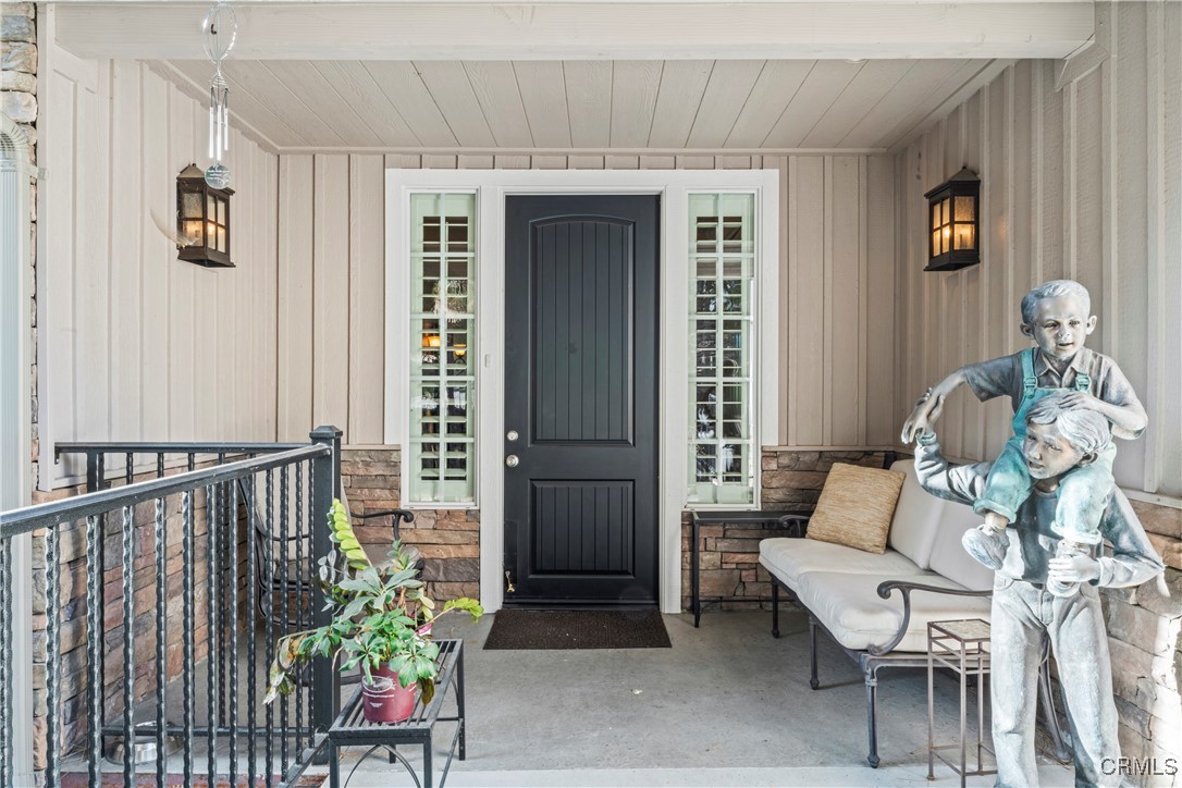 380 Pioneer Road Lake Arrowhead, CA 92352 - Photo 3 of 52