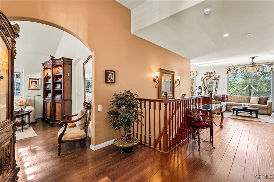 380 Pioneer Road Lake Arrowhead, CA 92352 - Photo 4 of 52