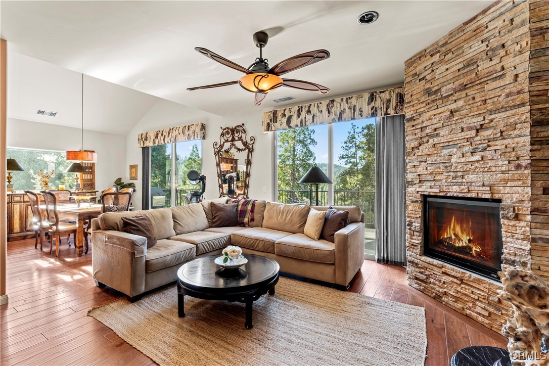 380 Pioneer Road Lake Arrowhead, CA 92352 - Photo 5 of 52