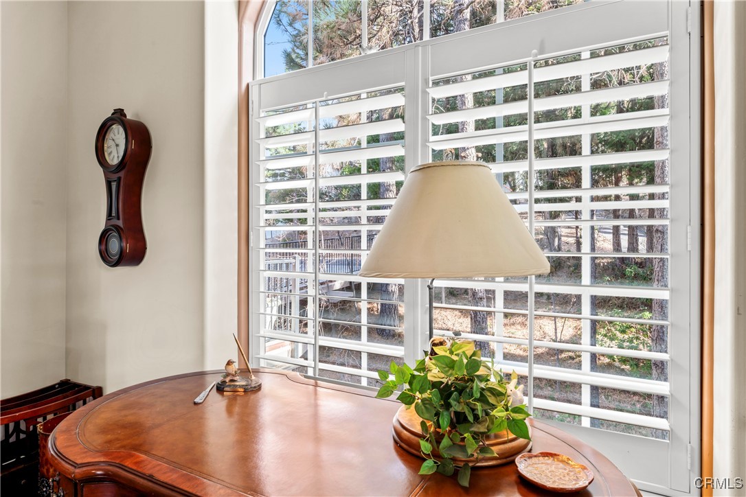 380 Pioneer Road Lake Arrowhead, CA 92352 - Photo 8 of 52