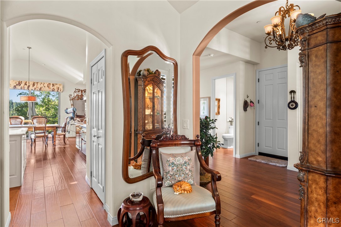 380 Pioneer Road Lake Arrowhead, CA 92352 - Photo 9 of 52