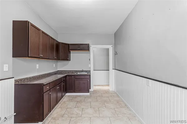 $1,400 | 2114 Seneca Street, Buffalo, NY 14210