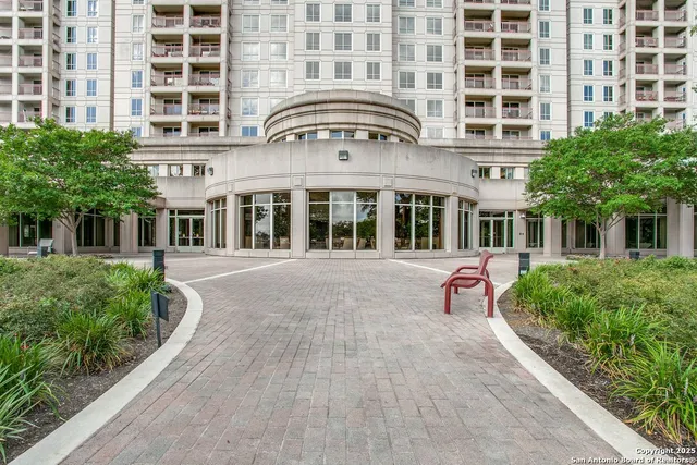 $325,000 | 1 Towers Park Lane, Unit 2216, San Antonio, TX 78209