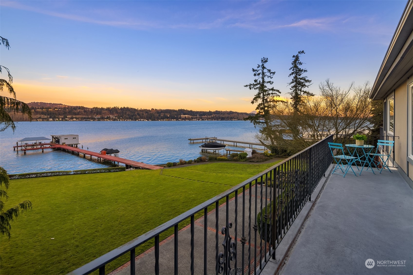 4452 Ferncroft Road Mercer Island, WA 98040 - Photo 23 of 39 a view of a balcony with chair and table