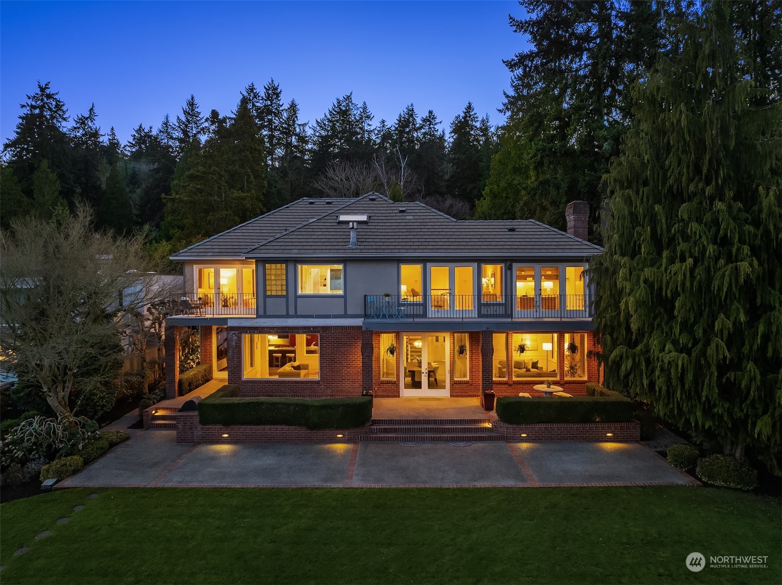 4452 Ferncroft Road Mercer Island, WA 98040 - Photo 37 of 39 a view of swimming pool with a garden and plants