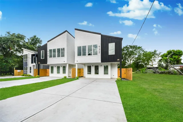 $1,950 | 932 South Lane, Houston, TX 77088