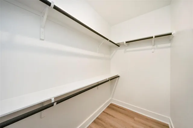 $1,950 | 932 South Lane, Houston, TX 77088