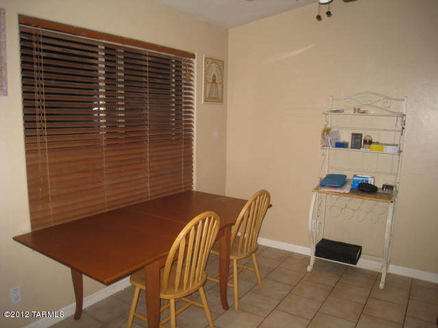 7659 South Meadow Spring Way Tucson, AZ 85747 - Photo 4 of 13