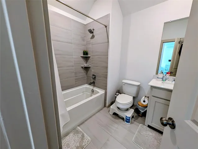 a view of bedroom and bedroom