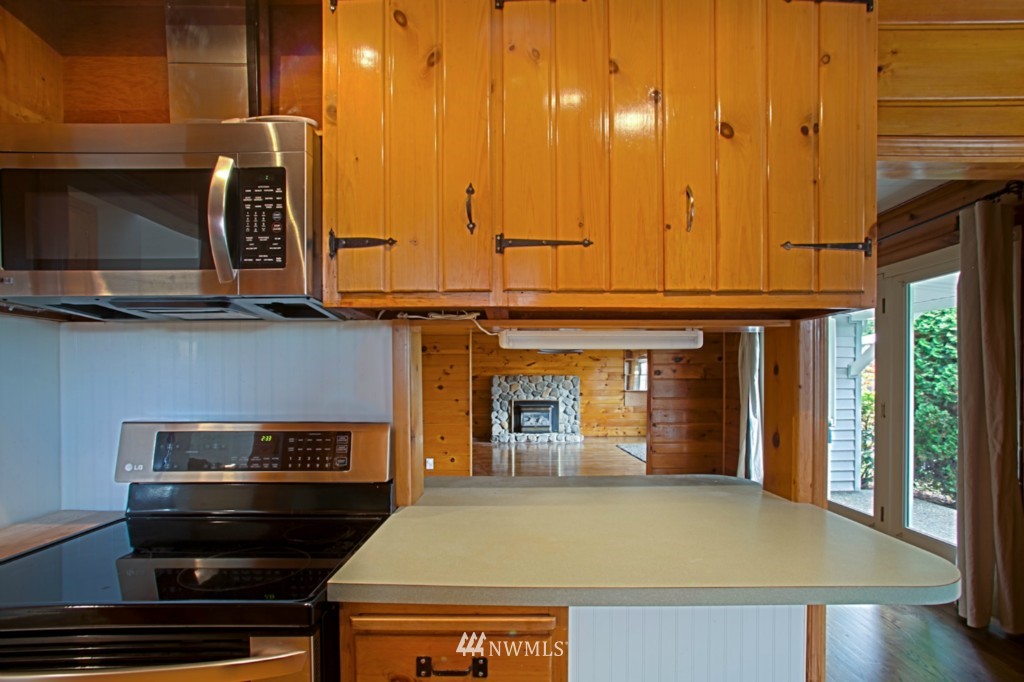 1825 Edmonds Avenue Northeast Renton, WA 98056 - Photo 8 of 19