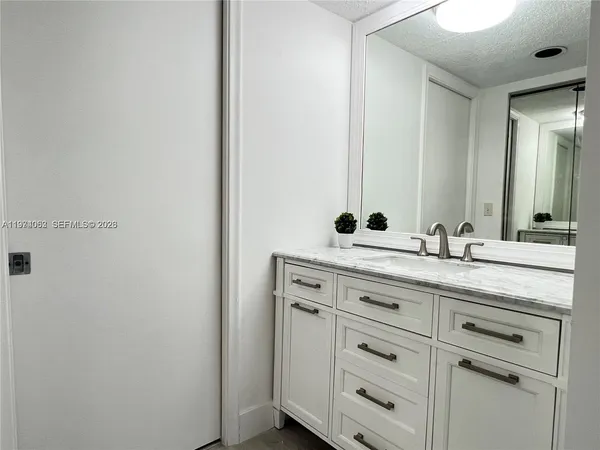 $2,200 | 1001 Southwest 128th Terrace, Unit 406B, Pembroke Pines, FL 33027