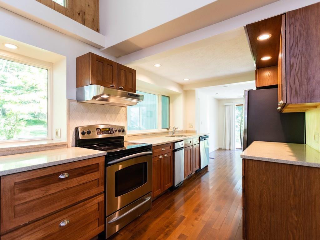 108 Commerford Road Concord, MA 01742 - Photo 3 of 36 Gallery Image 3