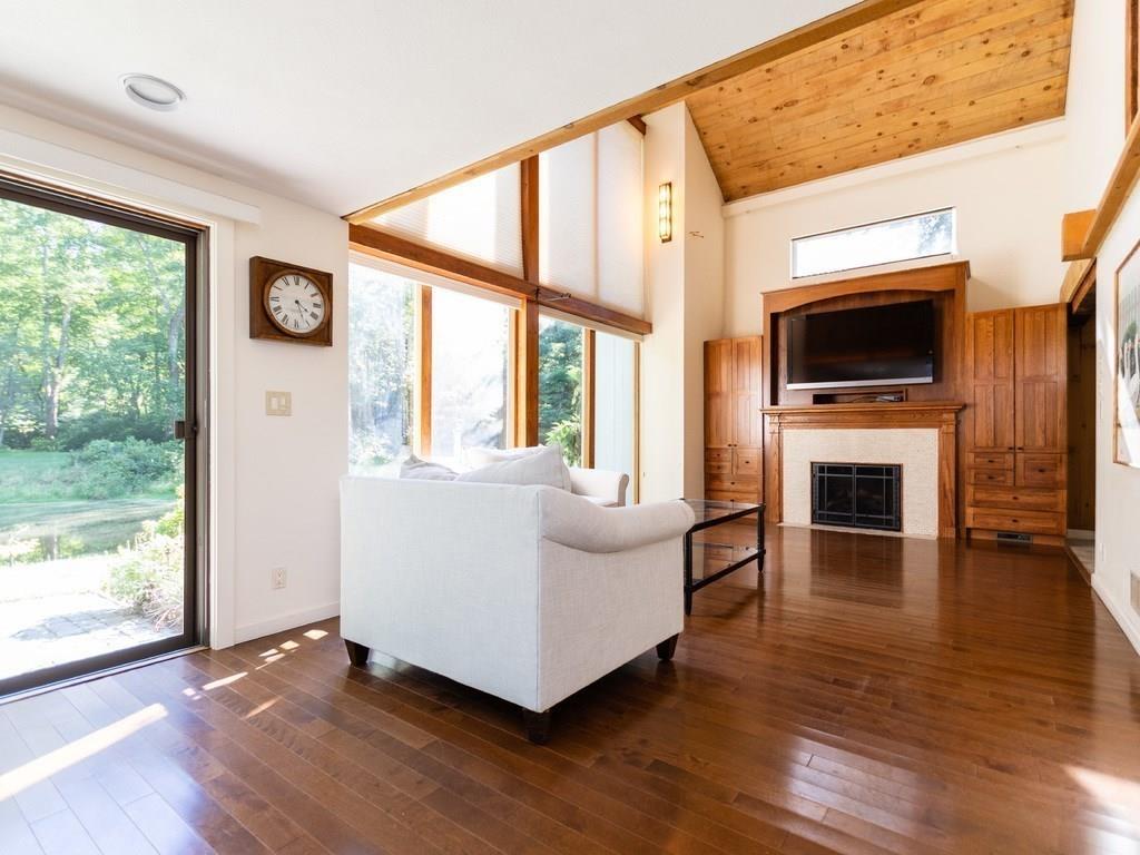 108 Commerford Road Concord, MA 01742 - Photo 8 of 36 Gallery Image 8