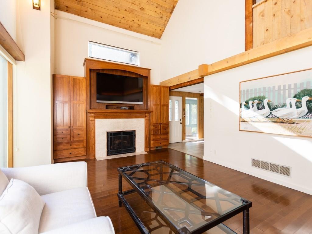 108 Commerford Road Concord, MA 01742 - Photo 10 of 36 Gallery Image 10