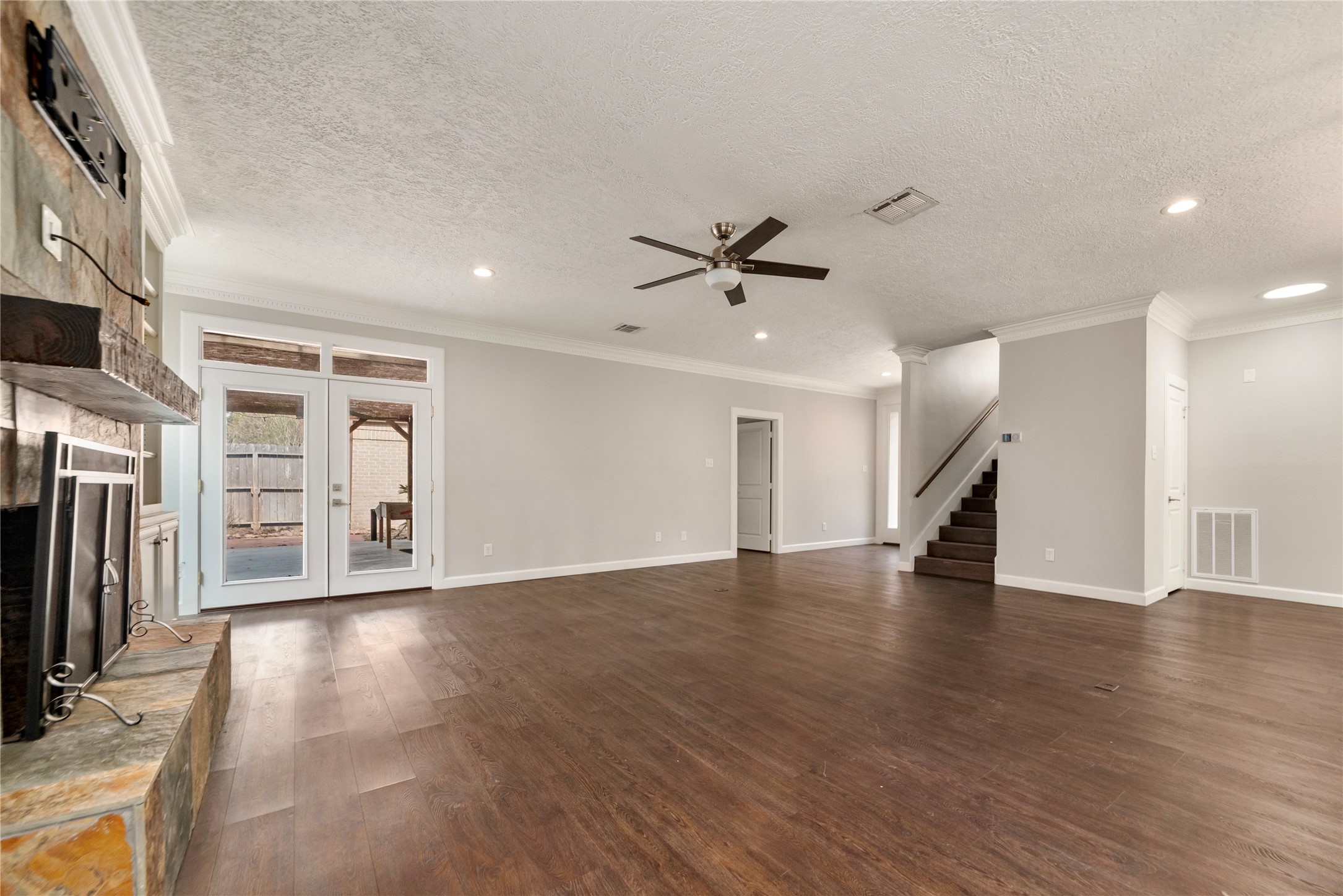 3206 Laurel Point Court Houston, TX 77339 - Photo 7 of 25