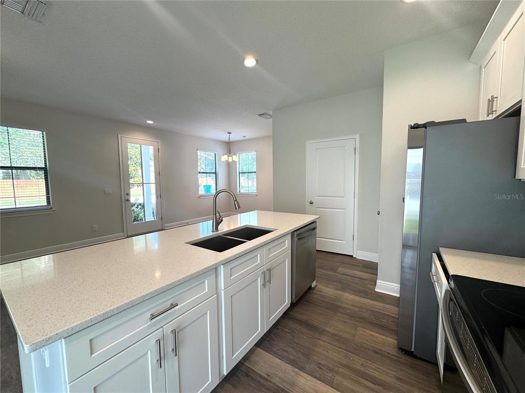 2861 Mayer Street Orlando, FL 32806 - Photo 9 of 32